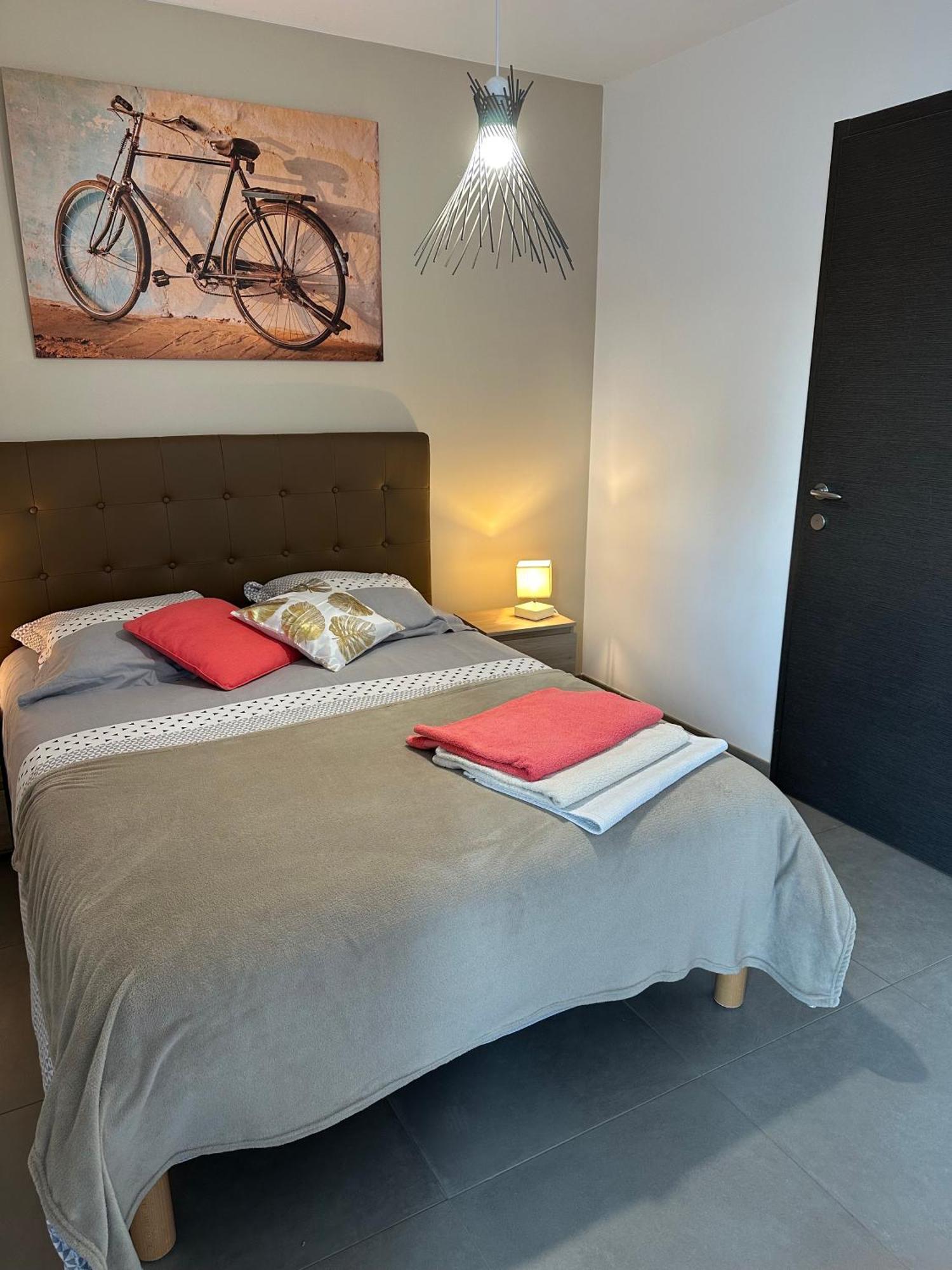 A La Belle Quatrieme Etoile Apartment Annecy Exterior photo