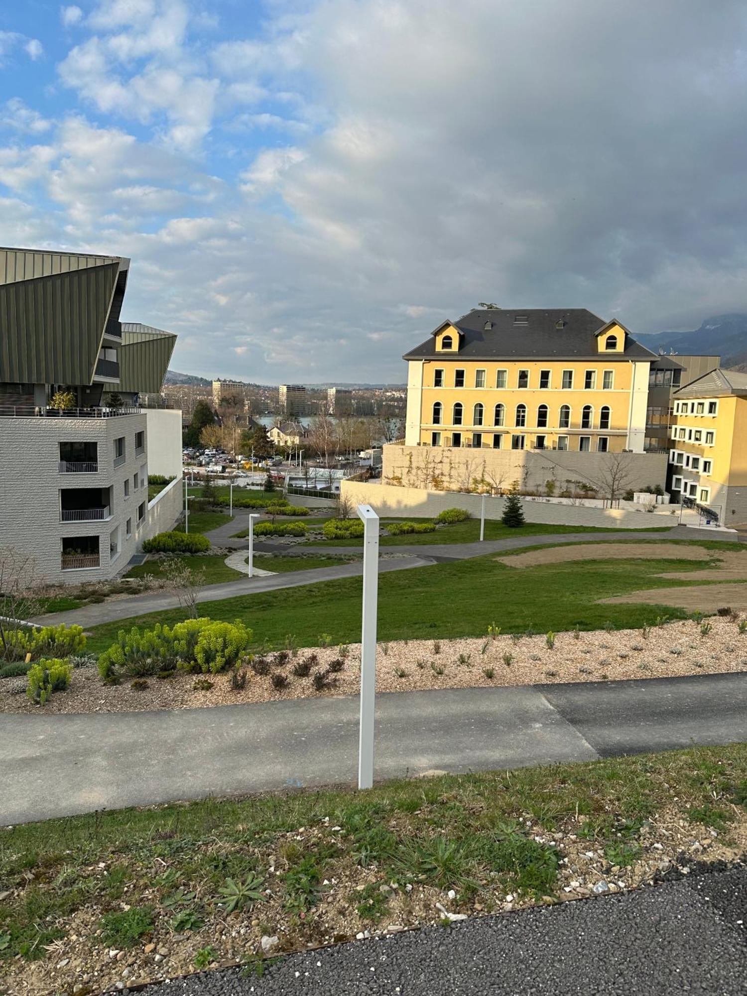 A La Belle Quatrieme Etoile Apartment Annecy Exterior photo